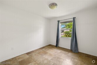 Building Photo - 2150 Aruba Ave