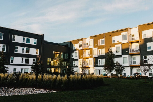 Photo du bâtiment - 785 Sterling Lyon Pkwy