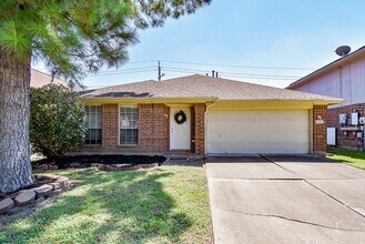 Building Photo - 14915 Willow Hearth Dr