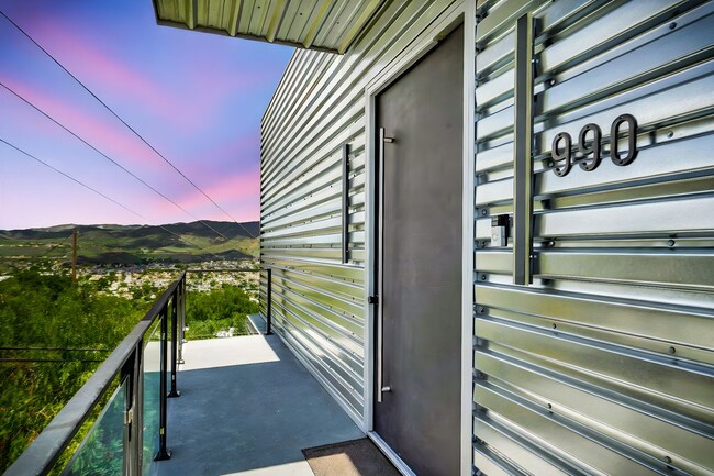 Building Photo - 990 Alta Vista Rd