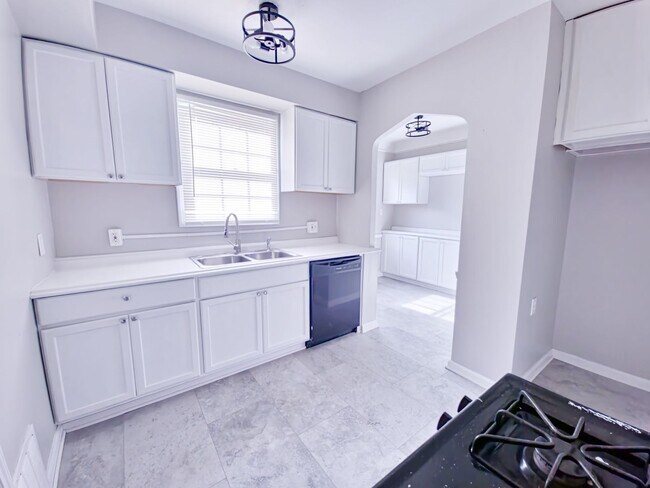 Foto del edificio - 3 Bedford Single Family Home