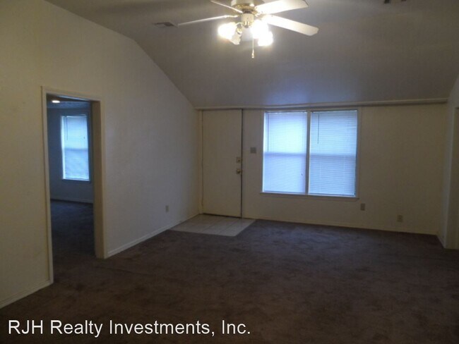 Building Photo - 3 br, 2 bath House - 729 E Brooks