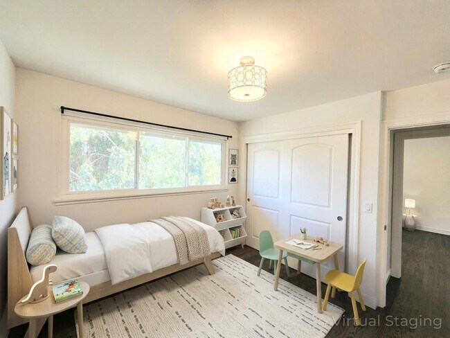 Building Photo - 3 bedroom 3 bathroom hillside Pacifica home with serene views