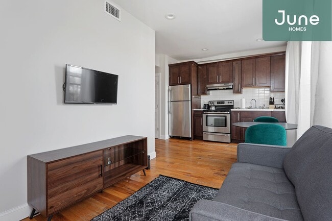 Building Photo - ROOM ONLY in 4-bed/2.0-bath Home