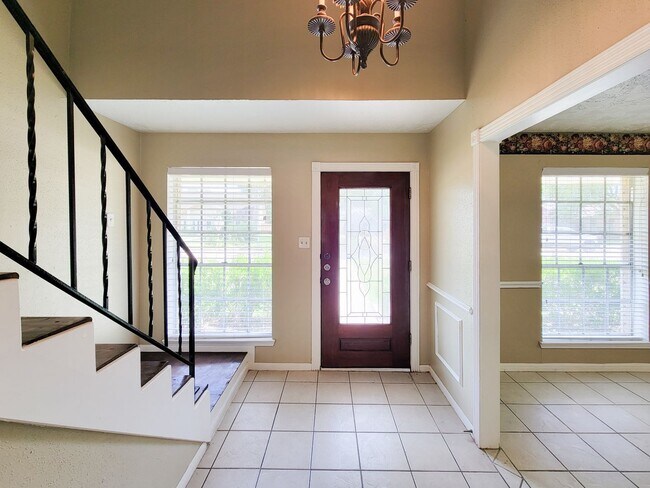 Foto del edificio - Spacious Family Home with Curb Appeal!