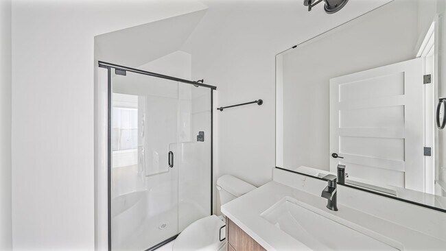 Foto del edificio - 3 Bed 2 Bath - A/C Mini-split - Fabulous Floor Plan - Garage