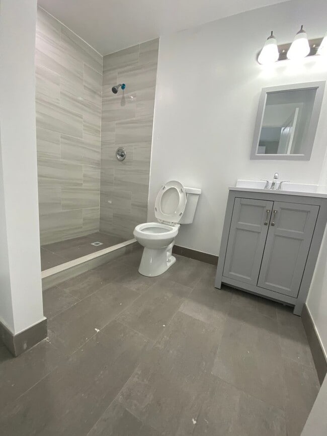 Building Photo - 121 N. Lake