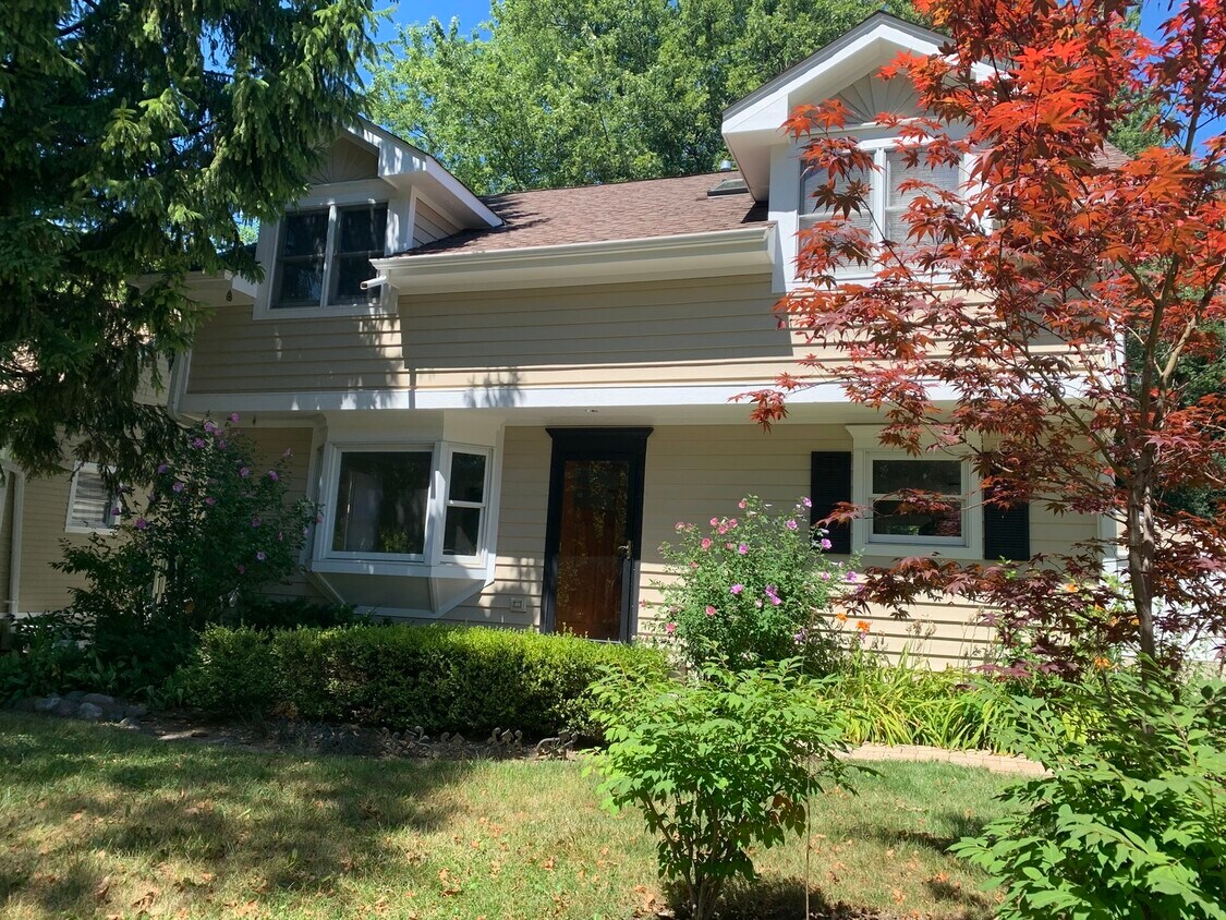 Primary Photo - 909 Talbot Ave