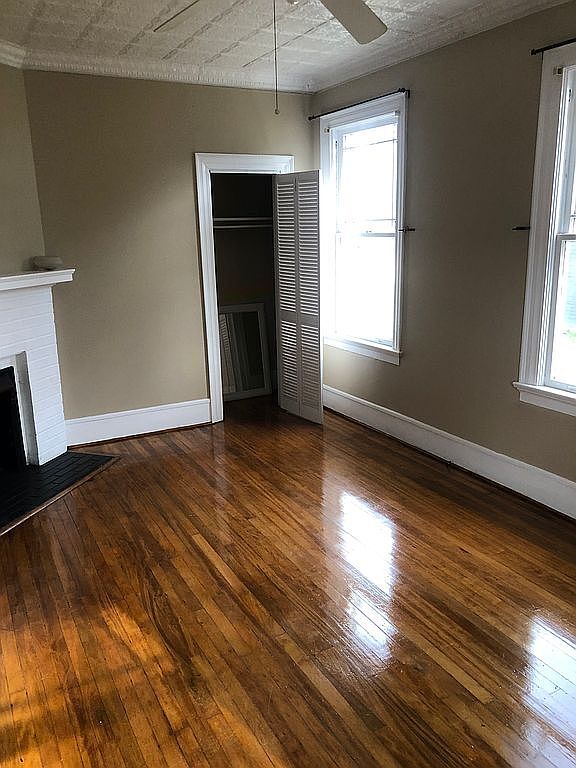 Foto del edificio - 312 E 18th St
