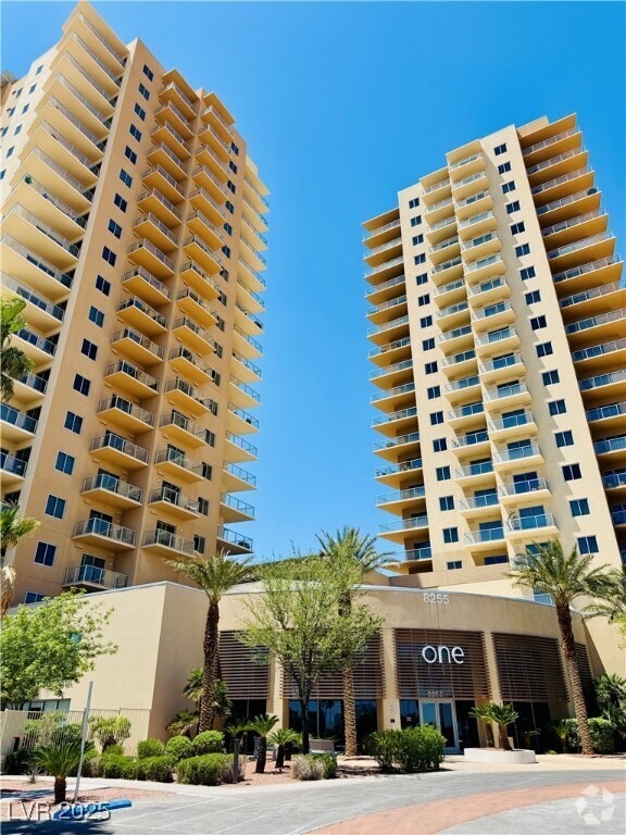 Building Photo - 8255 S Las Vegas Blvd