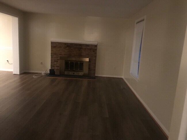 Sala de estar - 10904 Hidden Creek Ct
