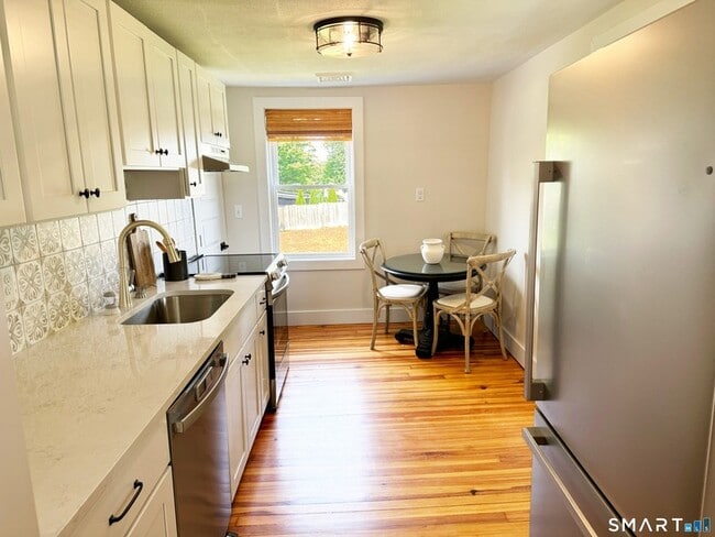 Foto del edificio - 188 E Lake St