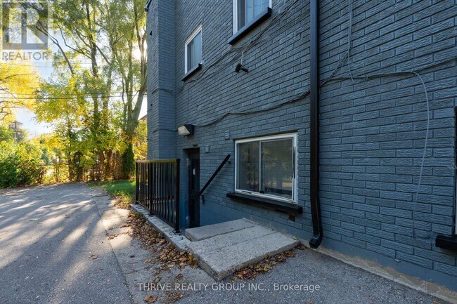 Photo du bâtiment - 153 Godfrey Dr