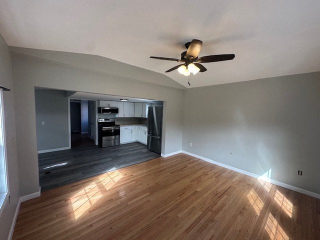 Building Photo - 10 May St