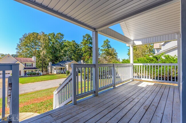 Building Photo - 1095 Memory Ln