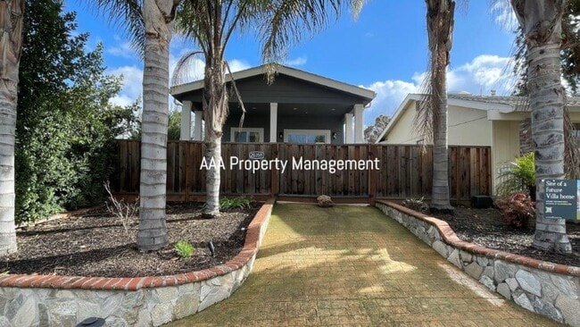Building Photo - Walnut Creek, Beautiful 2 bedroom 2 bathroom home, Great location!