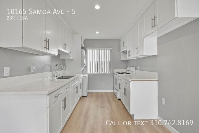 Building Photo - 10165 Samoa Ave