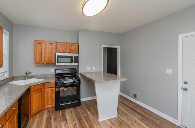 Foto del edificio - 15 Taylor Ave