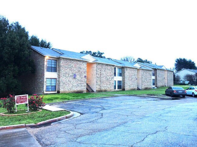 Foto del edificio - The Depot Apartment Homes