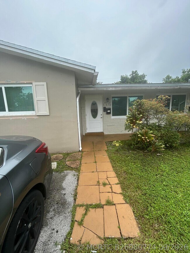 Building Photo - 5410 NW 16th Ct