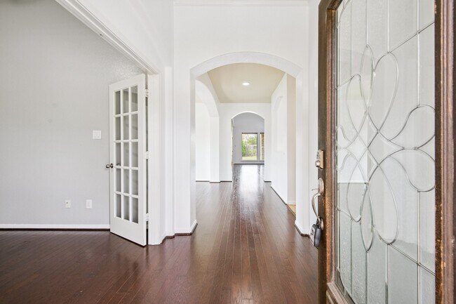 Building Photo - 28710 Brownwood Lake Dr