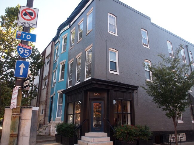 Foto del edificio - 2654 Maryland Ave