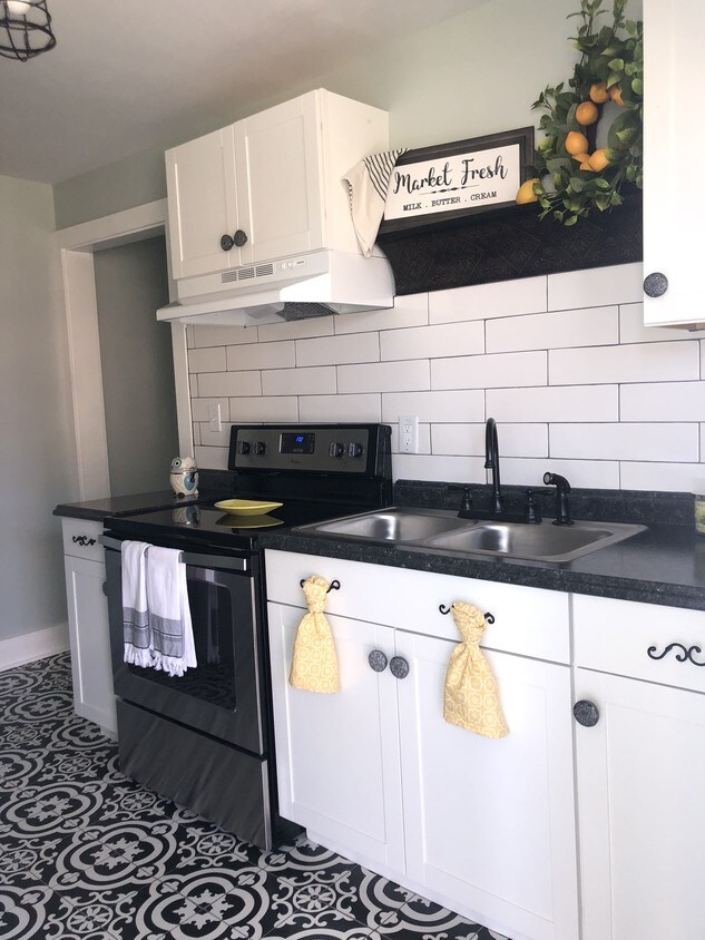 Foto principal - 1350 Trent Blvd