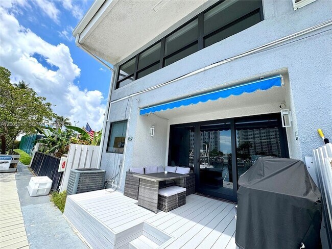 Foto del edificio - 336 Poinciana Island Dr