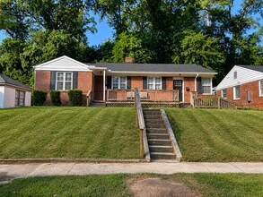 Building Photo - 401 Waccamaw Ave