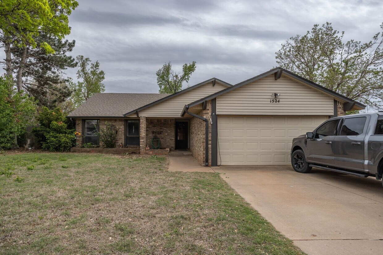 Primary Photo - Singe Family Home Weatherford, OK