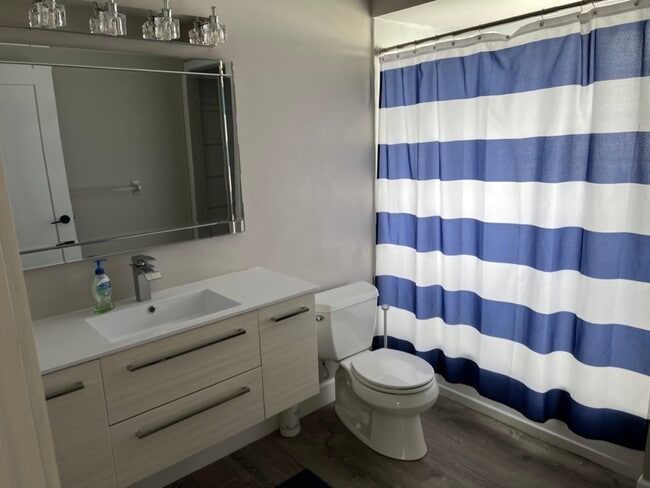 Foto del edificio - 652 Glenview Dr