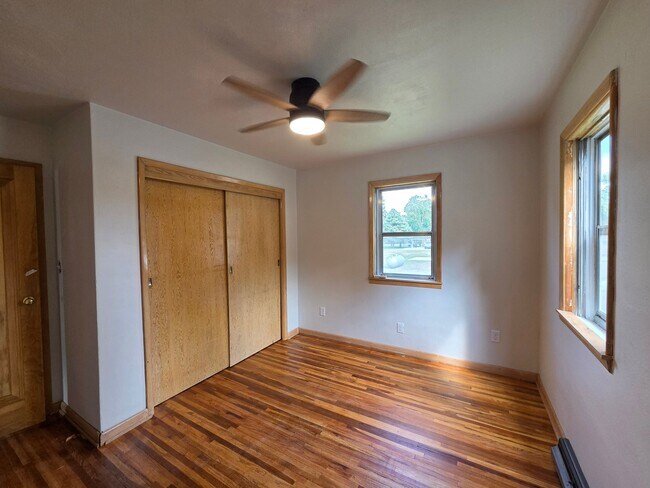 Foto del edificio - 512 1st St NE