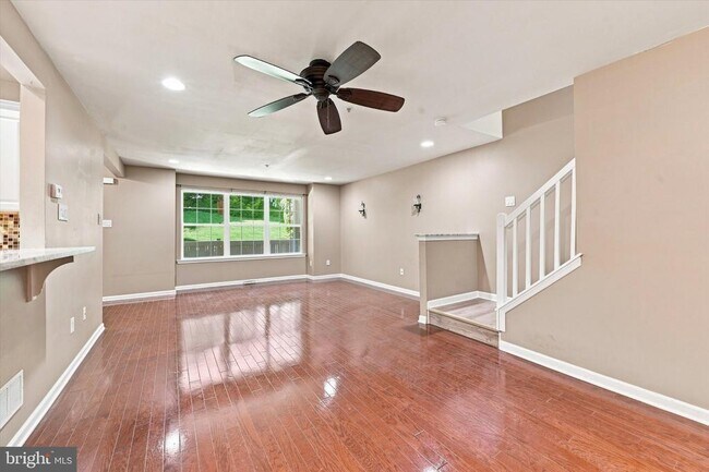 Foto del edificio - 278 Flagstone Rd