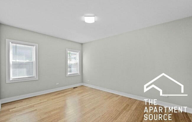 Building Photo - 1337 W Walton St