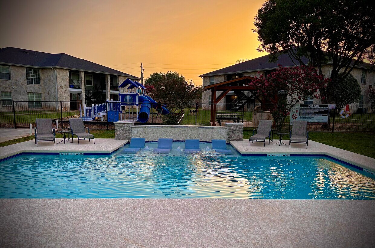 Ten19 Apartments Apartments in Fredericksburg, TX