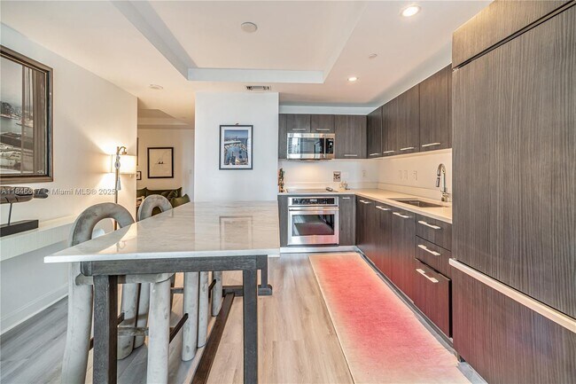 Foto del edificio - 45 SW 9th St