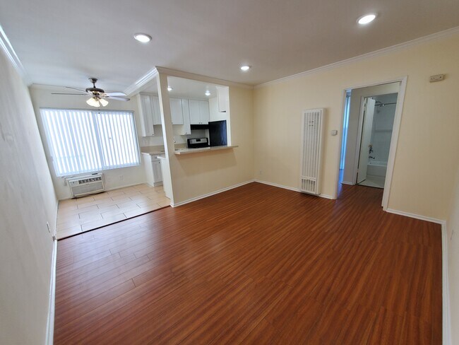 Foto del edificio - 645 N Ardmore Ave