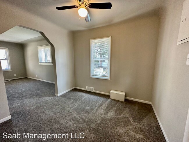 Building Photo - 2 br, 1 bath House - 608 E ELZA Ave