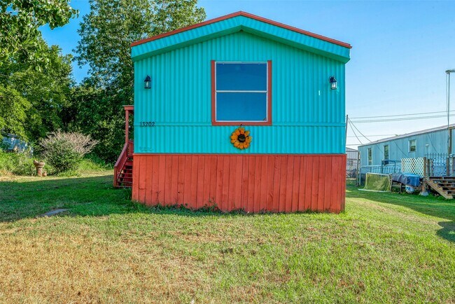 Building Photo - 13202 Hilltop Ct