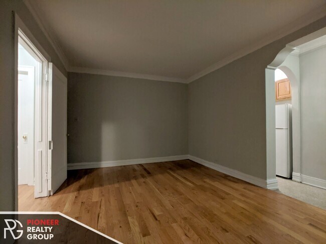 Foto del edificio - 429 W Roscoe St