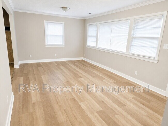 Foto del edificio - 4812 Gilmour Rd