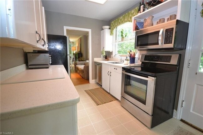 Building Photo - Renovated Kirkwood home for rent!!