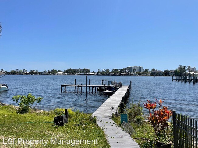 Building Photo - 1 br, 1 bath House - 6545 N Lagoon #10