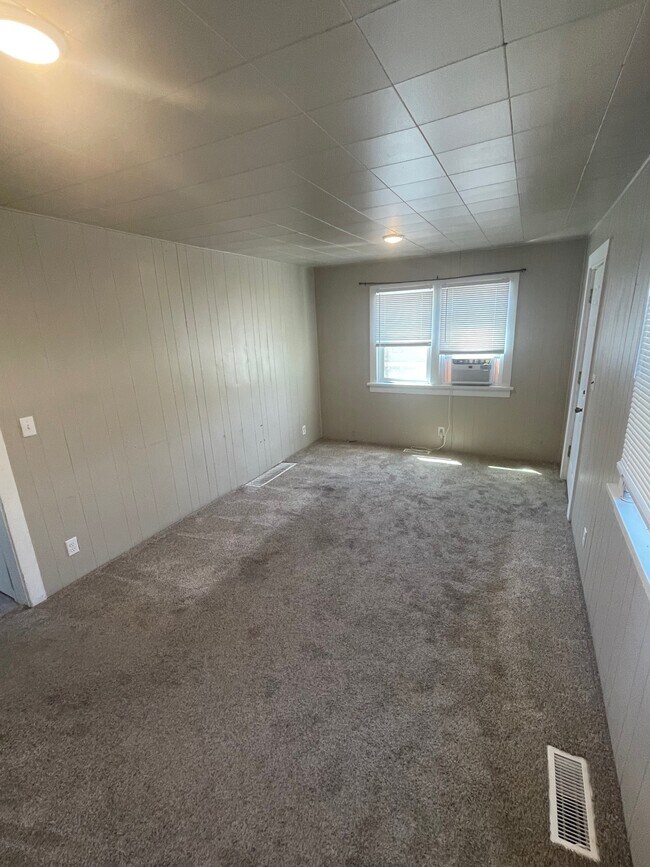 Living Room - 580 Filer Ave W