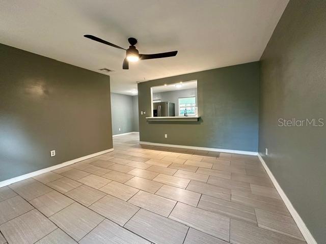 Building Photo - 617 E Helm Way