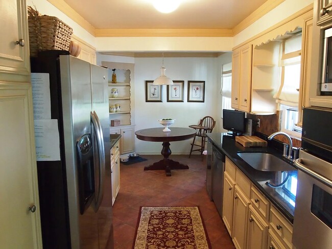 kitchen - 3065 Shelley Lynn Dr