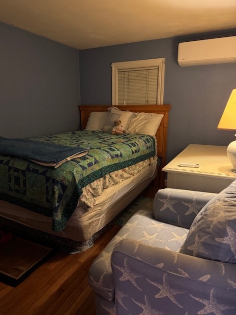 Furnished Bedroom - 72 Falcon St