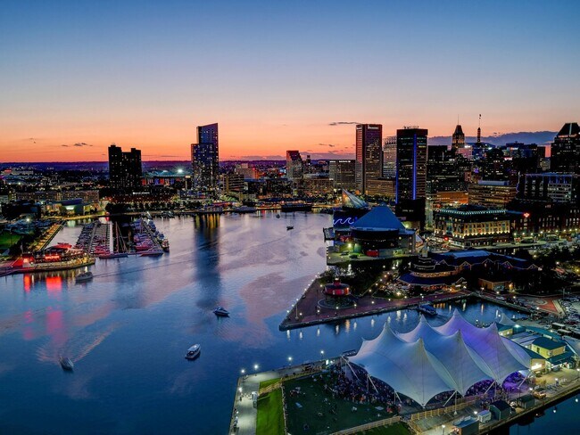 Foto del edificio - 300 International Drive