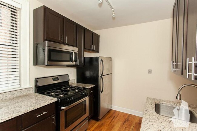 Foto del edificio - 2 bedroom in Chicago IL 60625