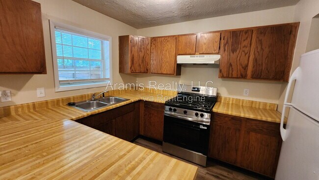 Foto del edificio - 2320 Highpoint Rd